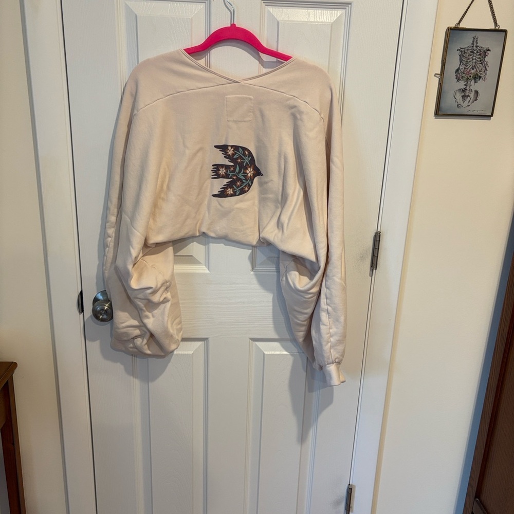 Cream Sweatshirt with Bird Design